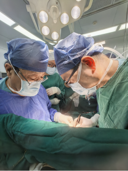 豪泰配资 曾被断言“活不过一岁”，湖南女孩在杭州获得“重生”！出院第一件事：赴西湖之约